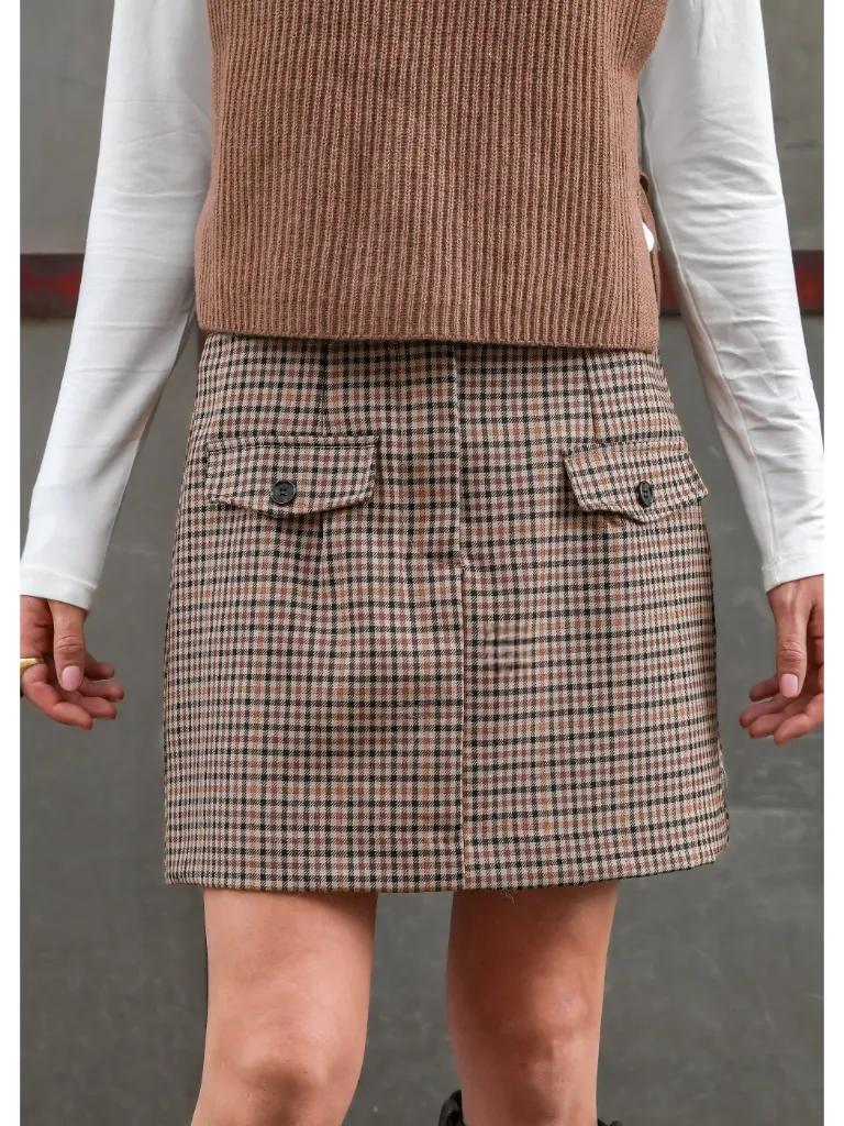 jupe-courte-a-carreaux-vichy-.webp