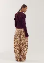 harper089778_80_4_1920x1920.webp