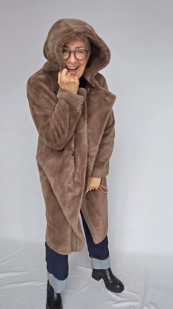 Manteau long à capuche (fausse) fourrure - Etage (DK) (S)